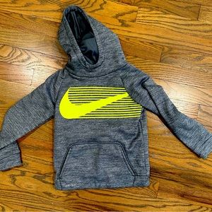 Nike sweatshirt size 4t